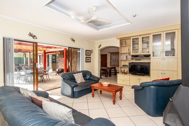 4 Bedroom Property for Sale in Bergvliet Western Cape